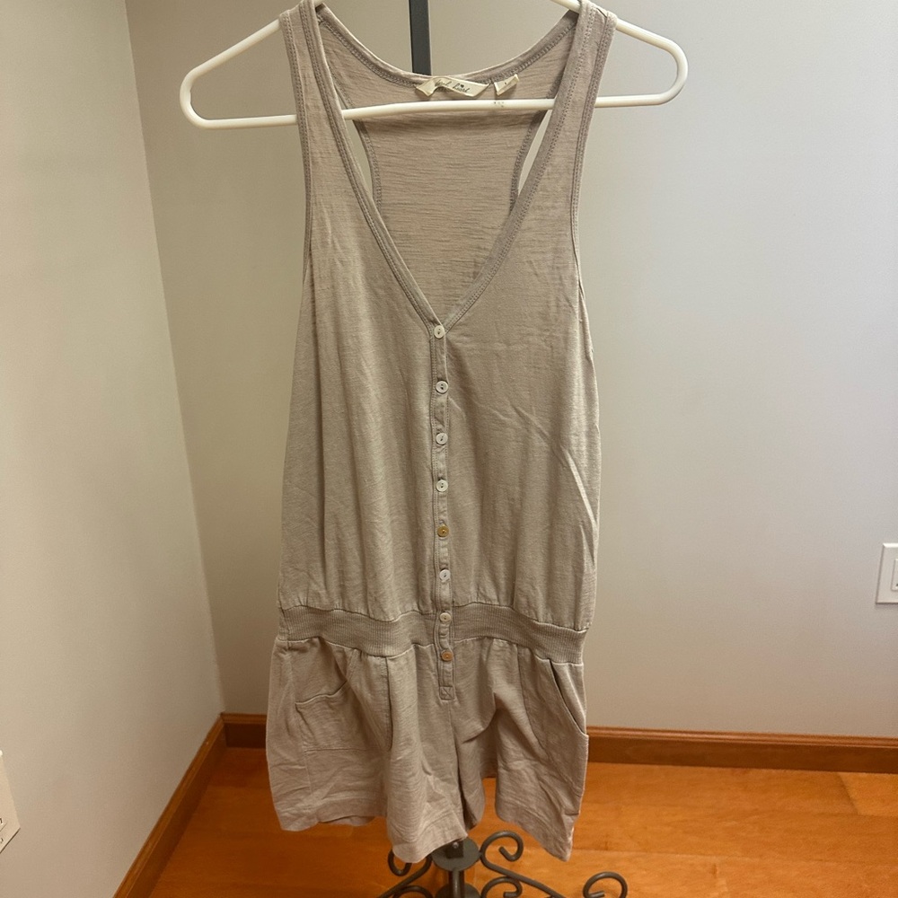 Derek Heart Taupe Sleeveless Romper